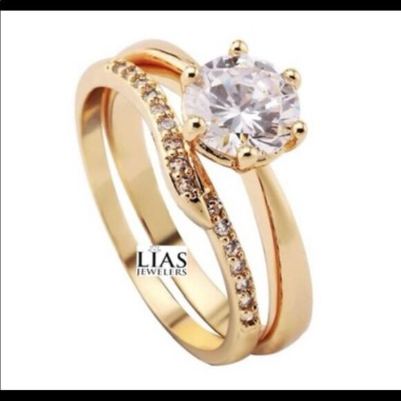 New 18k yellow gold wedding ring set